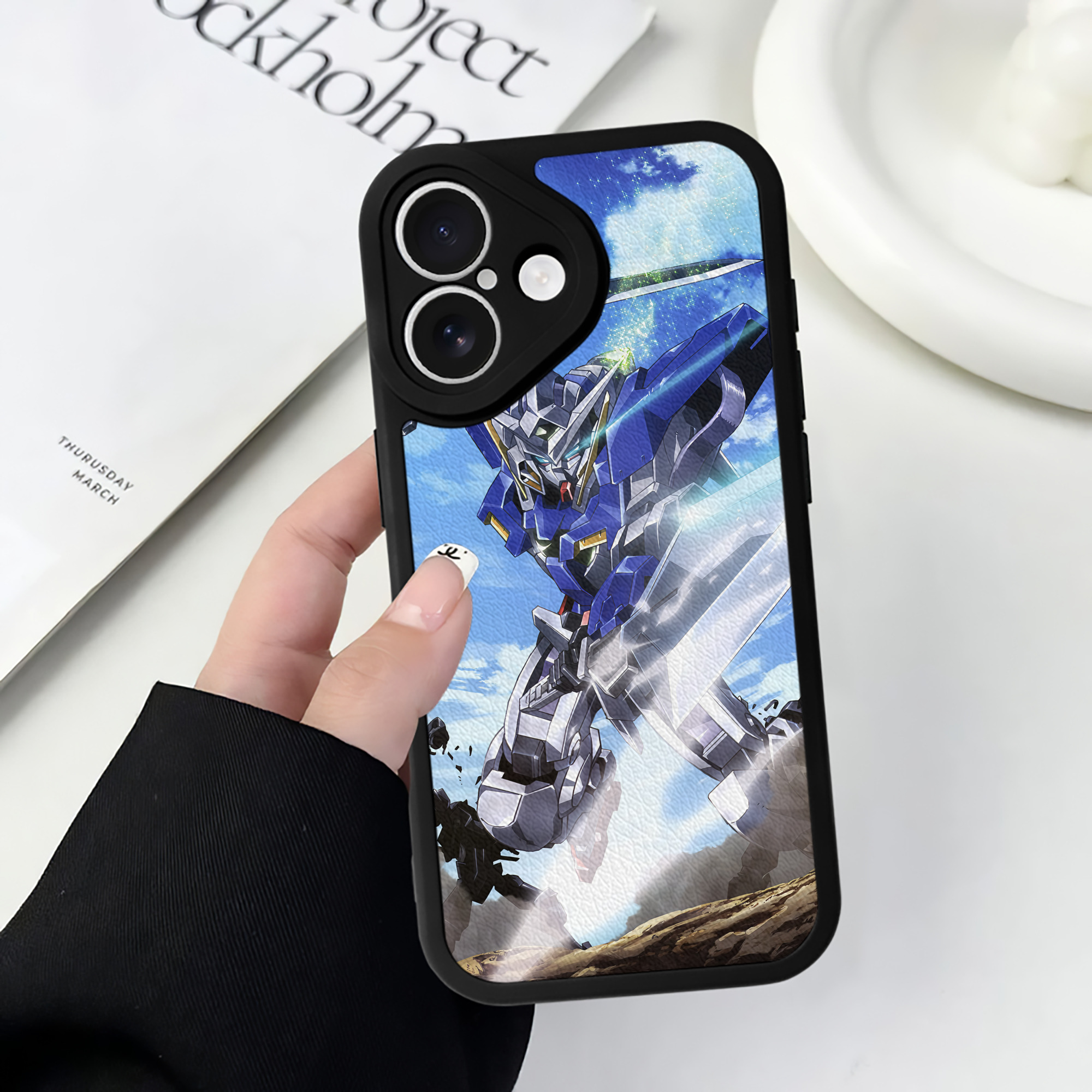 （画像用） 機動戦士ガンダム Mobile Suit Gundam 【iPhone 16シリーズ対応】シリコンスマホケース（レザー調） 材質：シリコン